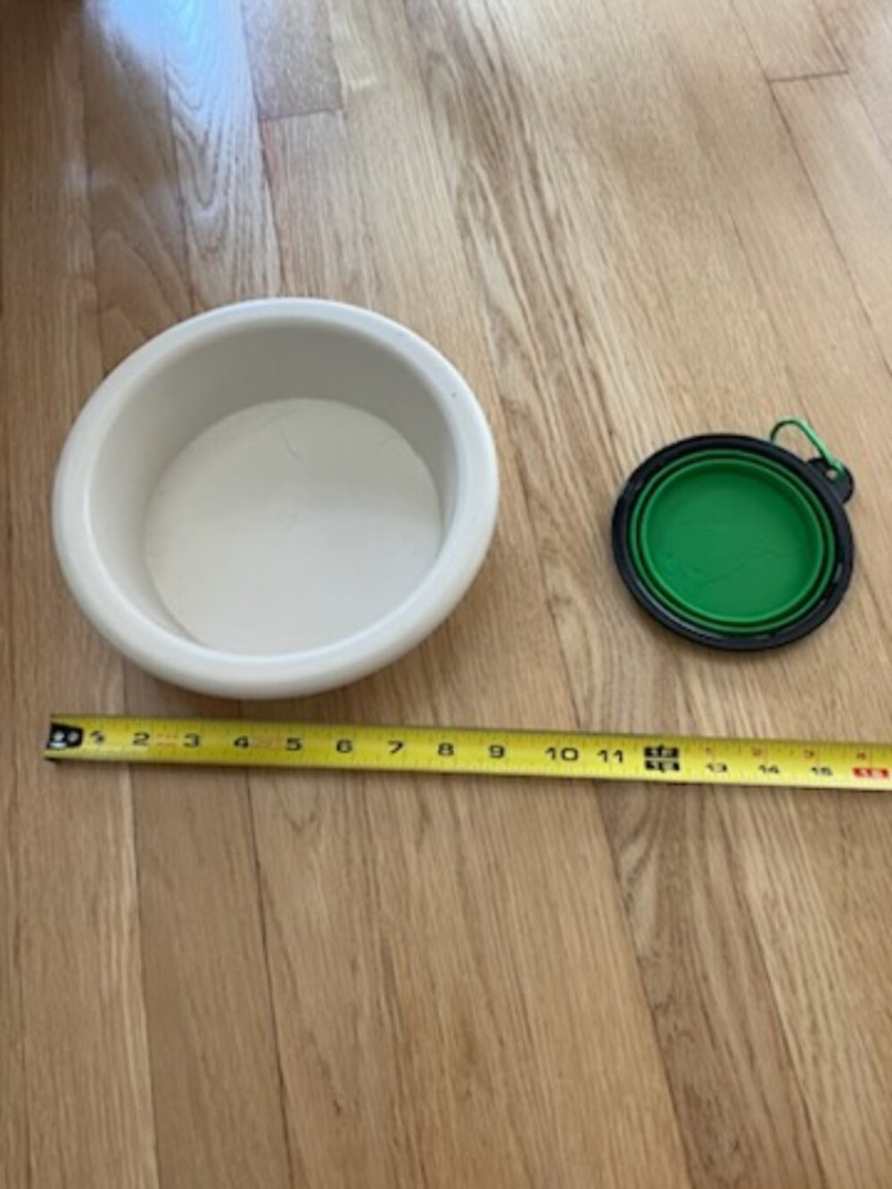 Plastic dog bowl with traveling water bowl